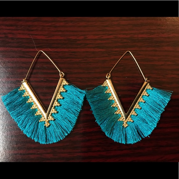 Triangular Tassel Earrings! - Picture 5 of 8
